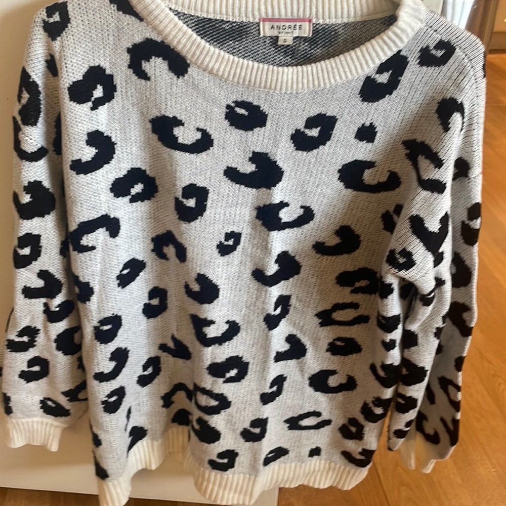 Boutique sweater. Great condition!